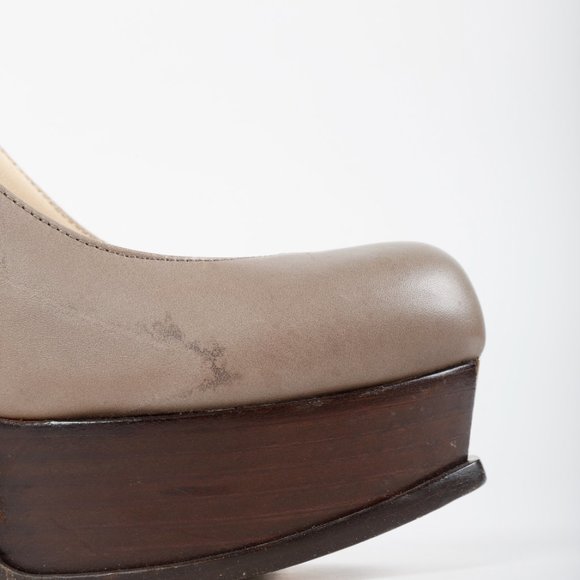 Fendi Fendista Taupe Leather Pumps - Picture 8 of 10